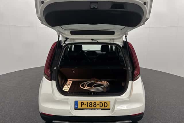 Kia Soul EV (2022) thumbnail 5