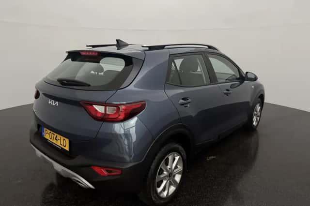 Kia Stonic (2022) thumbnail 6