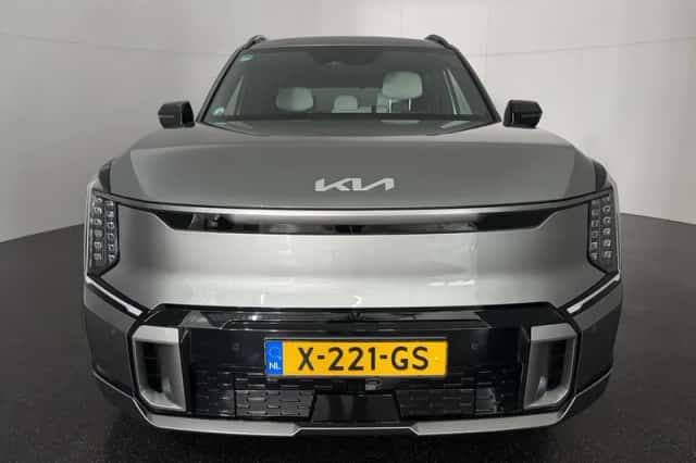 Kia EV9 (2023) thumbnail 2