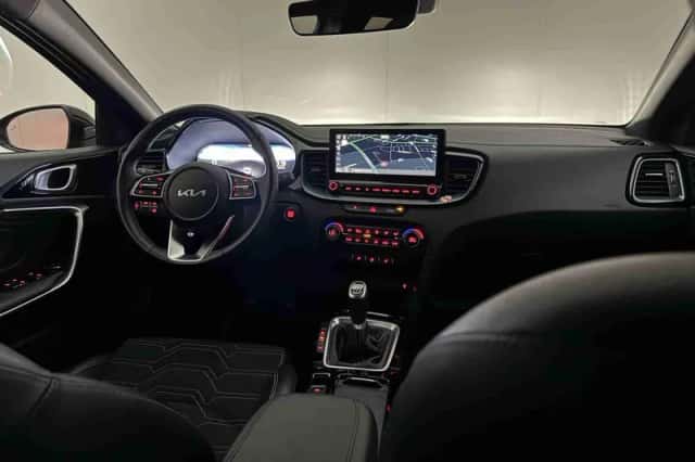 Kia Ceed (2025) thumbnail 3