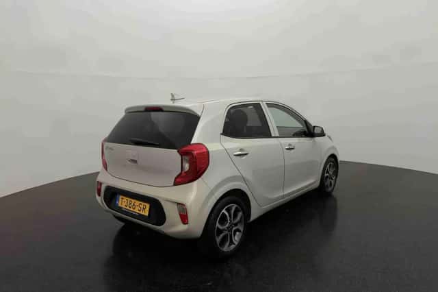 Kia Picanto (2023) thumbnail 2