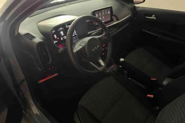 Kia Picanto (2025) thumbnail 3