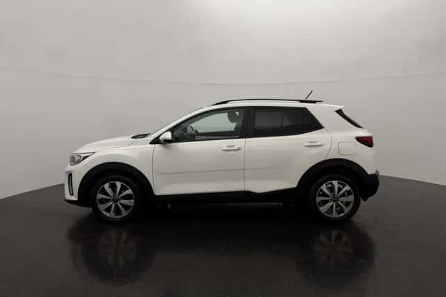 Kia Stonic (2022) thumbnail 2