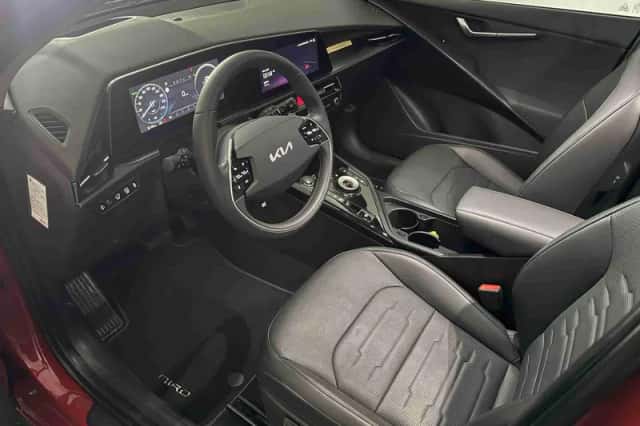 Kia Niro (2025) thumbnail 3