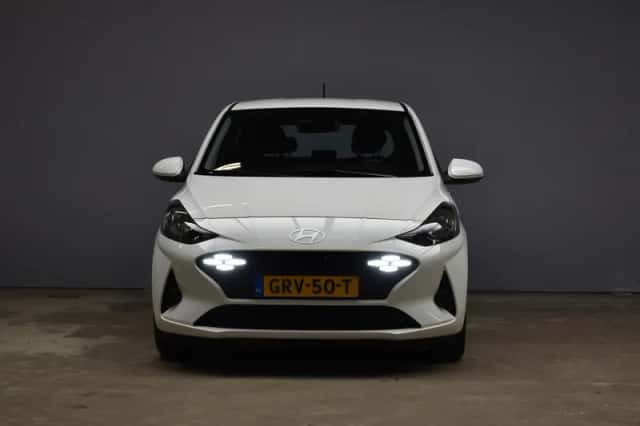 Hyundai i10 (2024) thumbnail 2