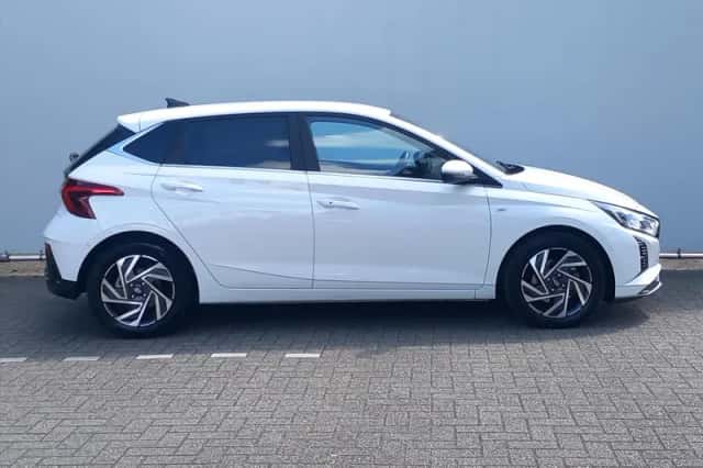 Hyundai i20 (2024) thumbnail 4