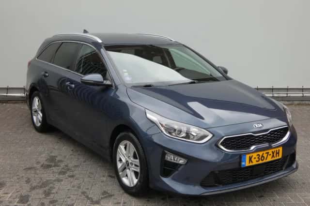 Kia Ceed Sportswagon (2021) thumbnail 3