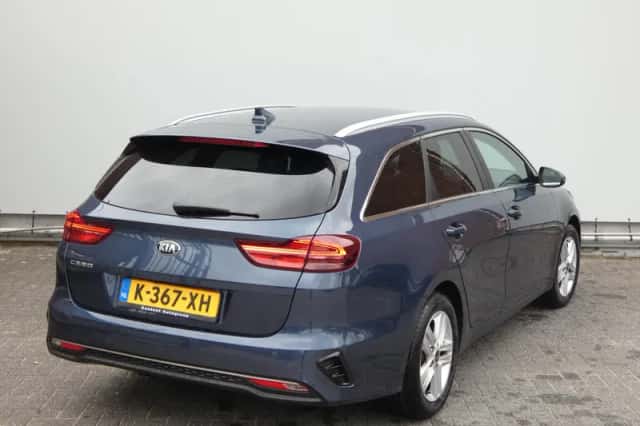 Kia Ceed Sportswagon (2021) thumbnail 5