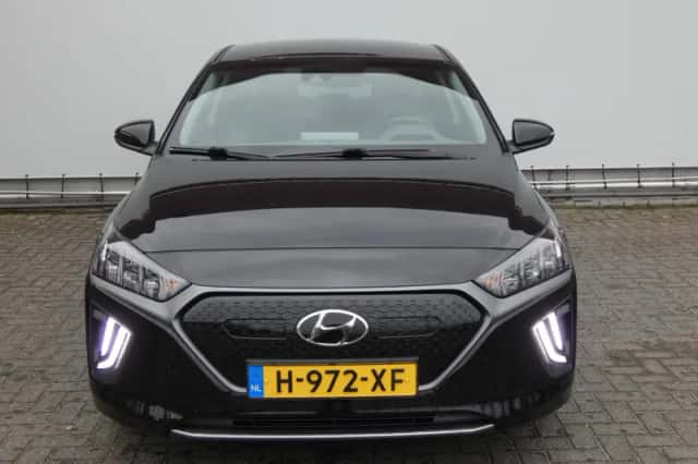Hyundai Ioniq (2020) thumbnail 2