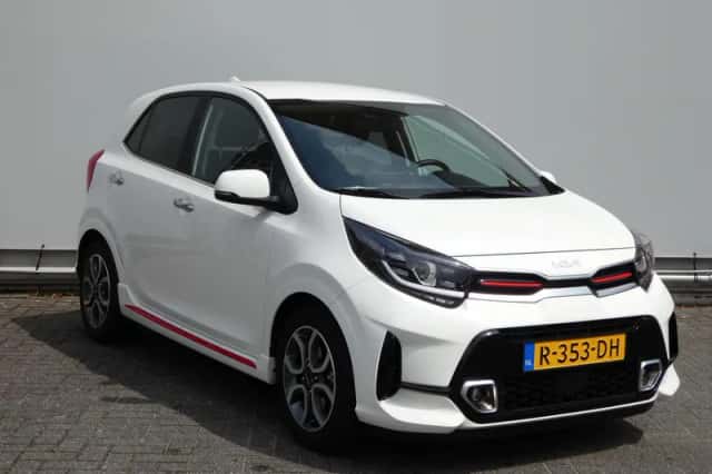 Kia Picanto (2022) thumbnail 3