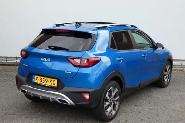 Kia Stonic (2023) thumbnail 5
