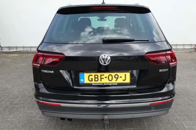 Volkswagen Tiguan (2018) thumbnail 6