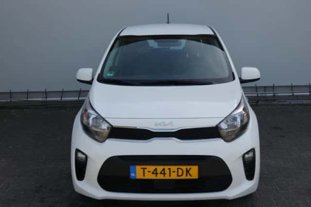 Kia Picanto (2023) thumbnail 2