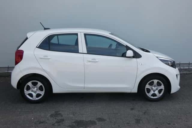 Kia Picanto (2023) thumbnail 4