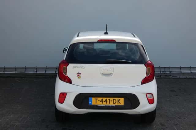 Kia Picanto (2023) thumbnail 6