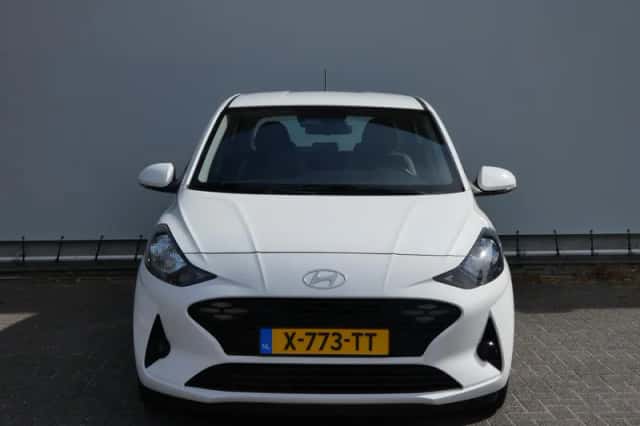 Hyundai i10 (2024) thumbnail 2