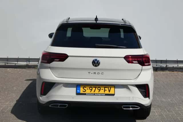Volkswagen T-Roc (2023) thumbnail 6