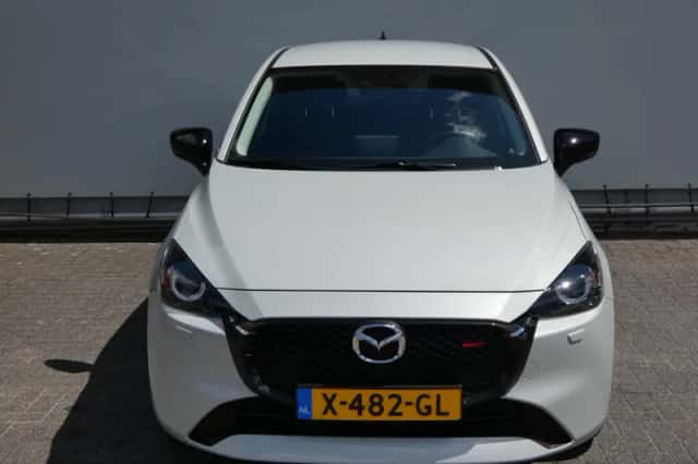 Mazda 2 (2023) thumbnail 2