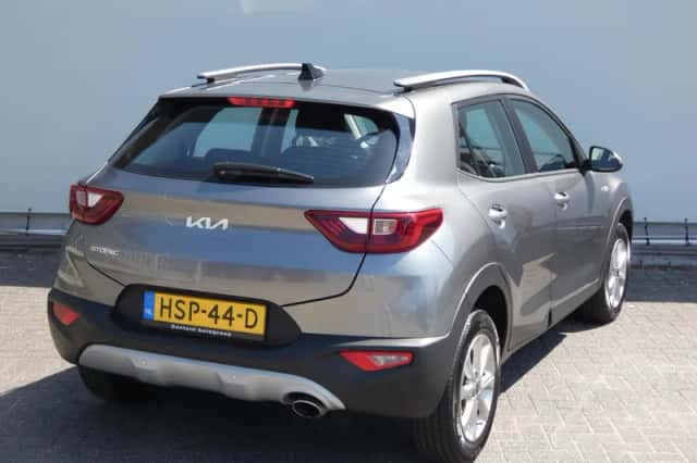 Kia Stonic (2025) thumbnail 5