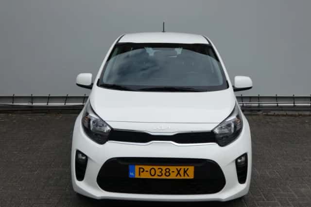Kia Picanto (2022) thumbnail 2