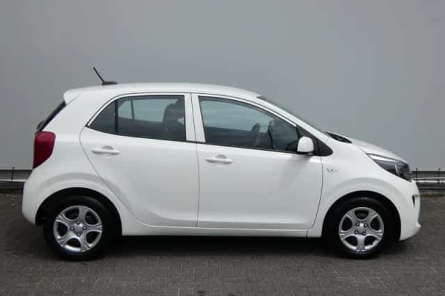 Kia Picanto (2022) thumbnail 4