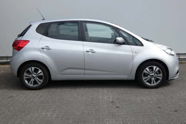 Kia Venga (2017) thumbnail 4