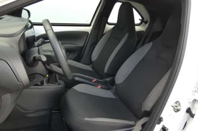 Toyota Aygo (2024) thumbnail 6