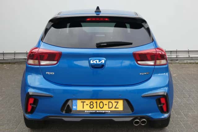 Kia Rio (2023) thumbnail 6