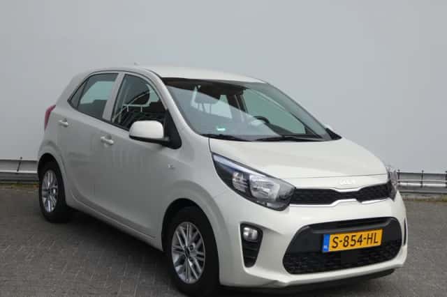 Kia Picanto (2023) thumbnail 3