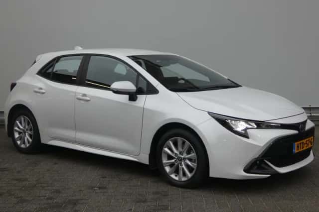 Toyota Corolla (2024) thumbnail 3