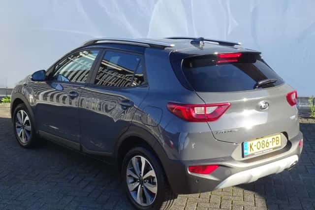 Kia Stonic (2021) thumbnail 6