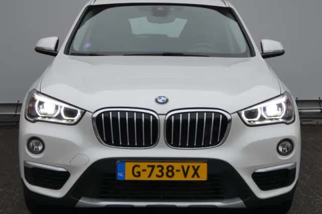 BMW X1 (2019) thumbnail 2