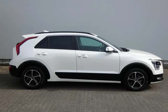 Kia Niro (2025) thumbnail 4