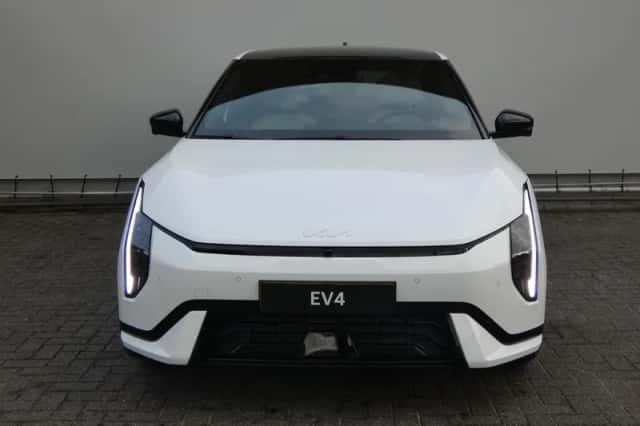 Kia EV4 (2026) thumbnail 2