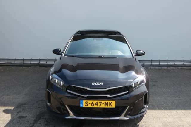 Kia XCeed (2023) thumbnail 2