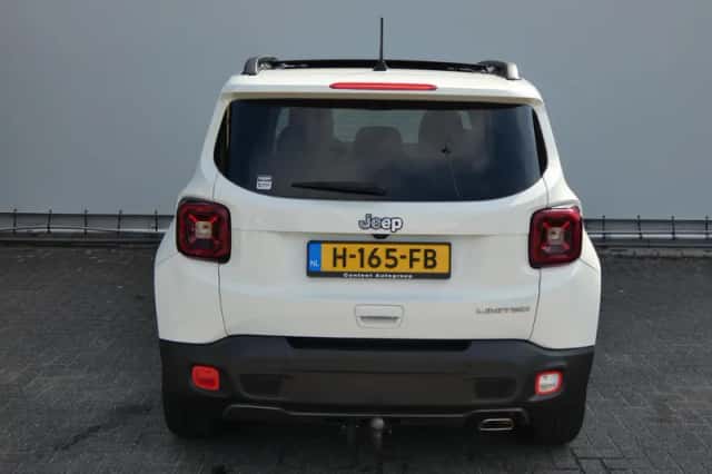 Jeep Renegade (2020) thumbnail 6