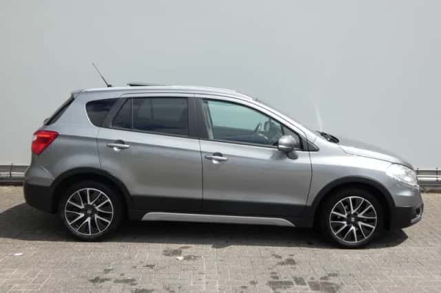 Suzuki S-Cross (2016) thumbnail 4