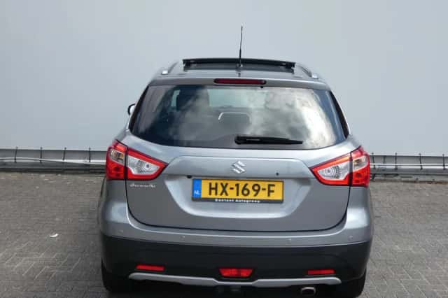 Suzuki S-Cross (2016) thumbnail 6