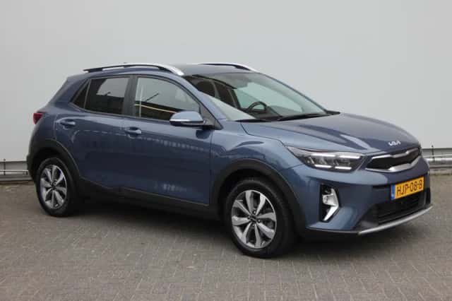 Kia Stonic (2025) thumbnail 3