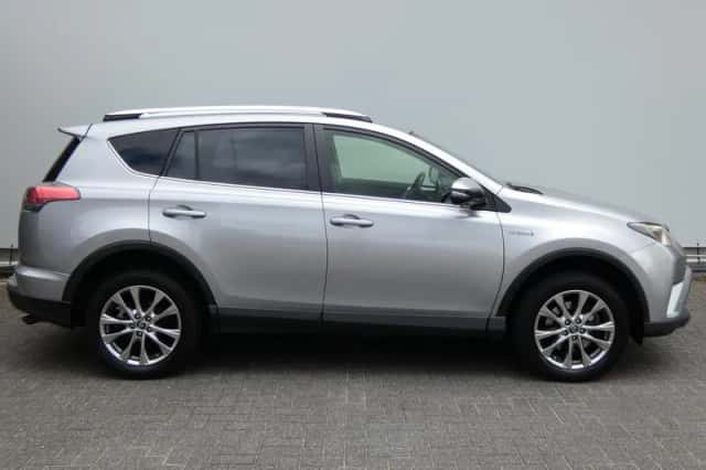 Toyota RAV4 (2016) thumbnail 4
