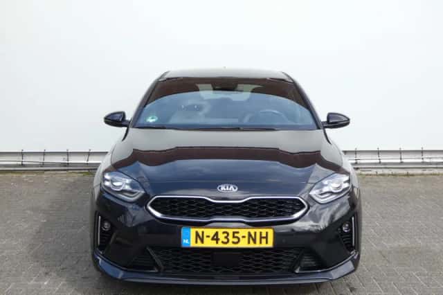 Kia Ceed (2021) thumbnail 2