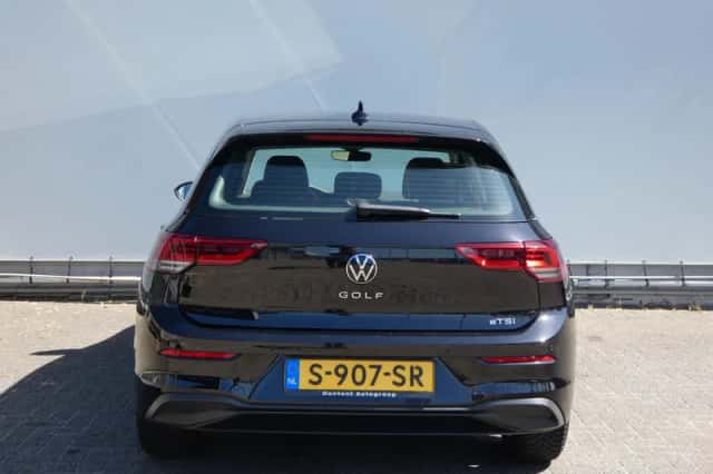 Volkswagen Golf (2023) thumbnail 6
