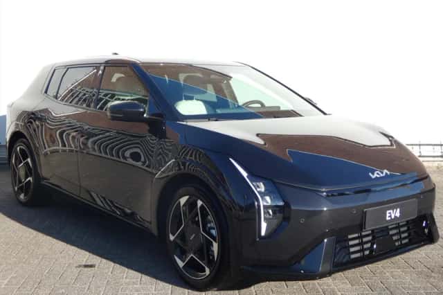 Kia EV4 (2026) thumbnail 3