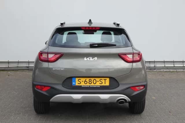 Kia Stonic (2023) thumbnail 6