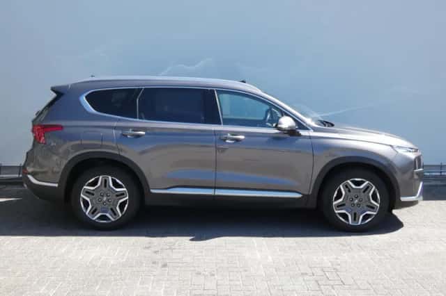 Hyundai Santa Fe (2022) thumbnail 4