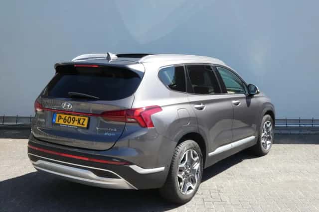 Hyundai Santa Fe (2022) thumbnail 5