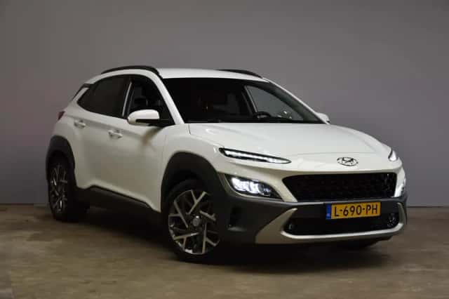 Hyundai Kona (2021) thumbnail 3