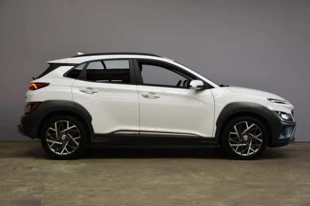 Hyundai Kona (2021) thumbnail 4