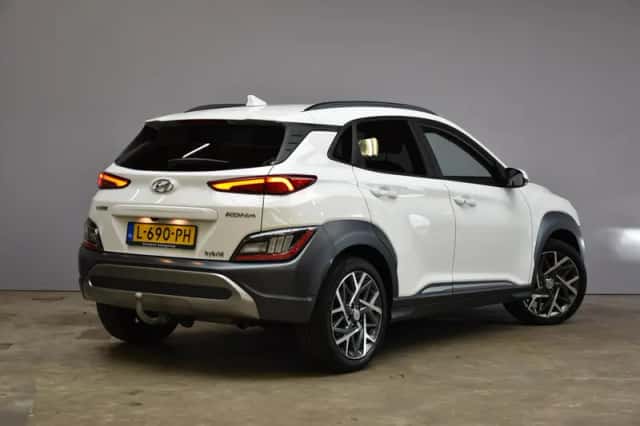 Hyundai Kona (2021) thumbnail 5