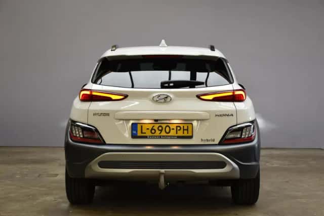 Hyundai Kona (2021) thumbnail 6